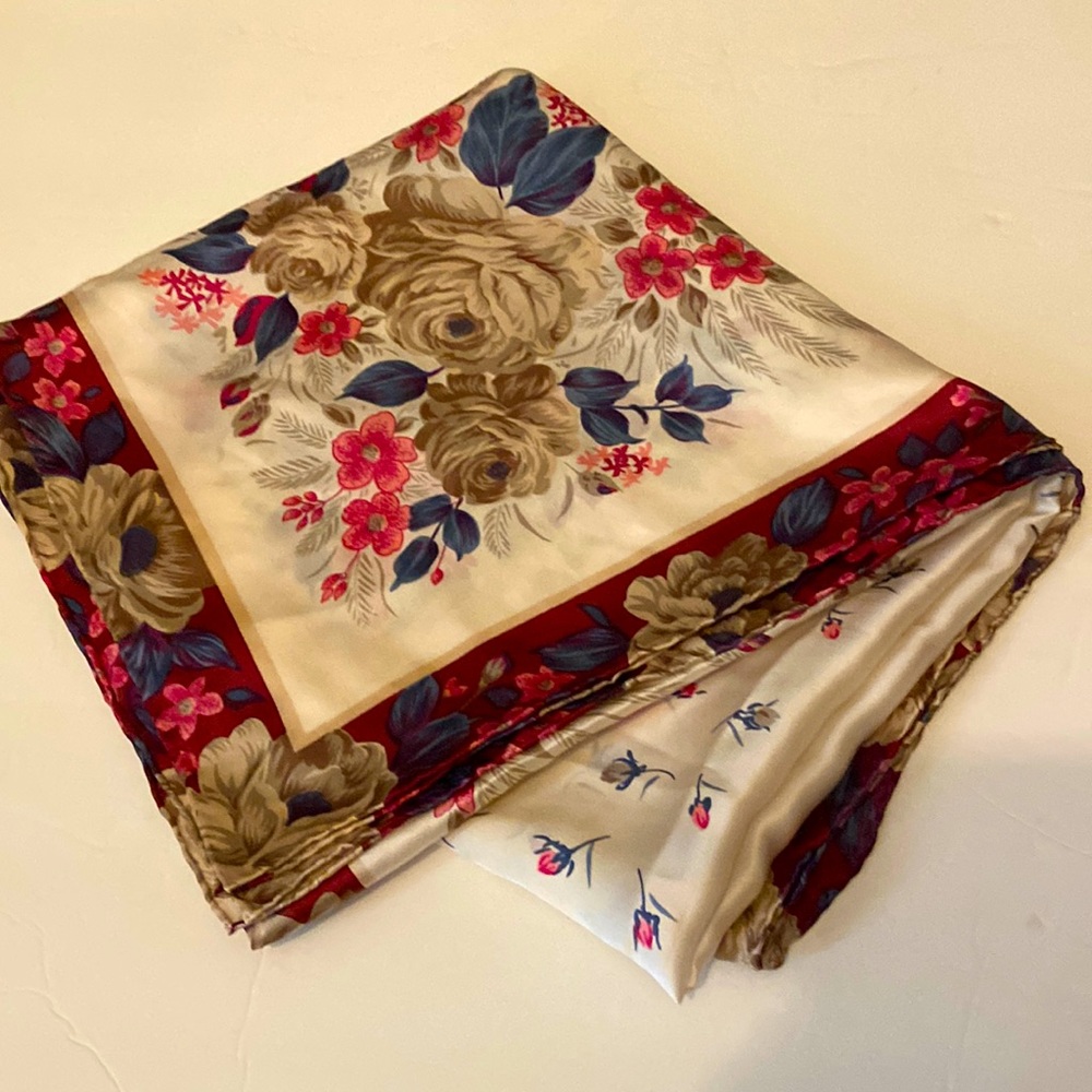 Huali Scarf Silk Floral Shawl Wrap 40” Square Hand Rolled
